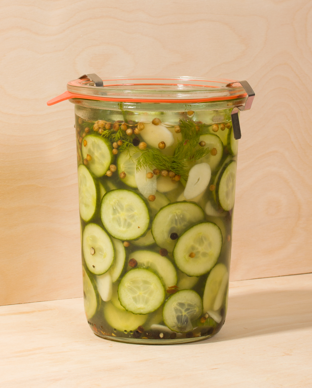 refrigerator-pickles-wit-vinegar